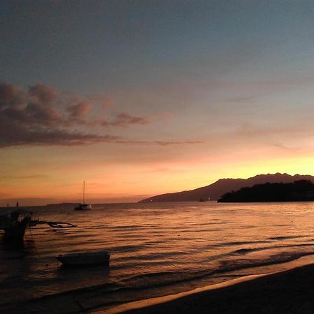 Mango'S Beachfront Resort Olongapo Ngoại thất bức ảnh