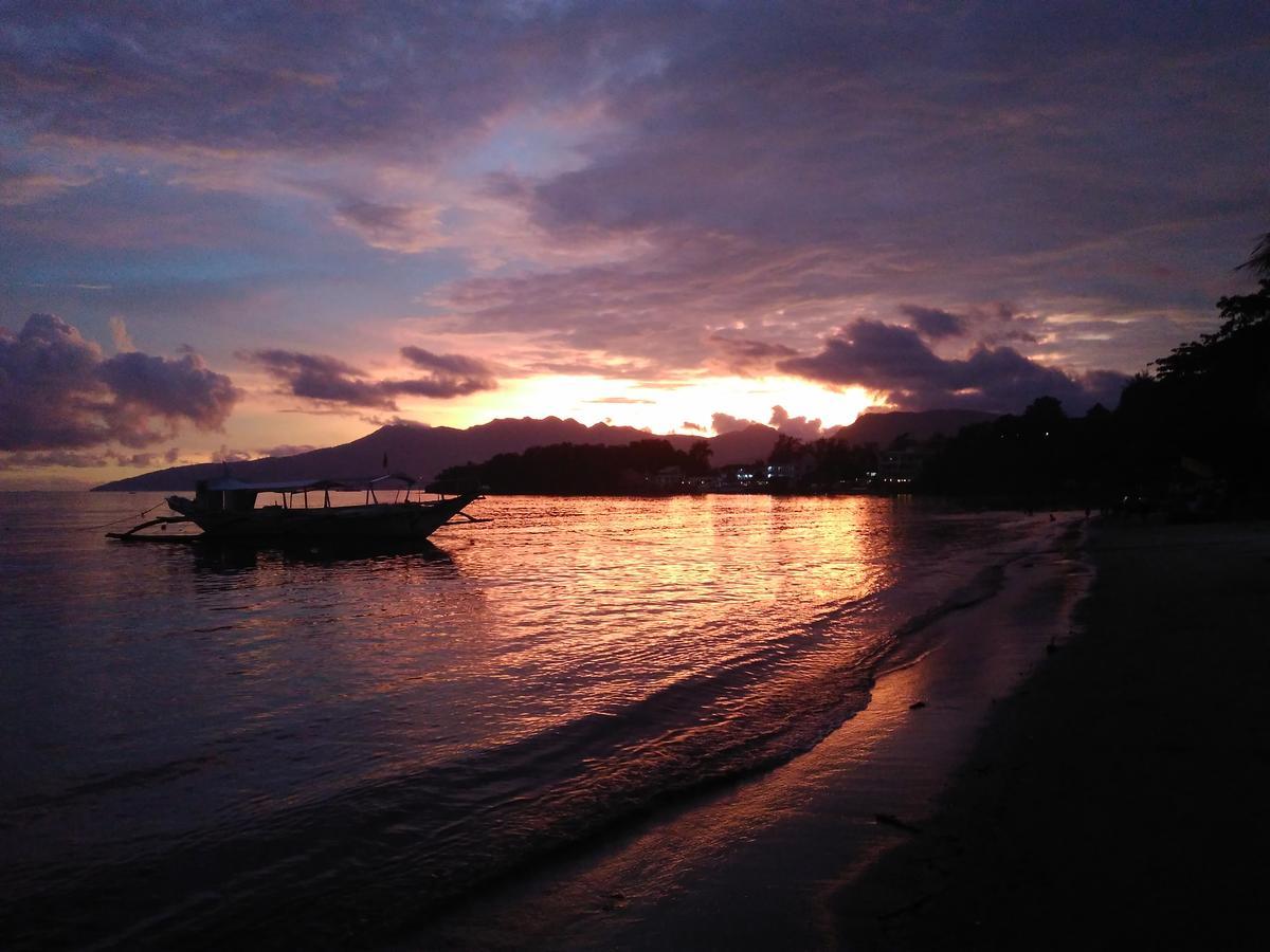 Mango'S Beachfront Resort Olongapo Ngoại thất bức ảnh